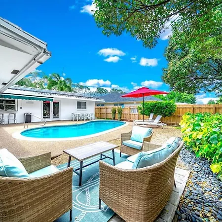 The Dreamcatcher - 4 Bed, 2 Bath, Private Heated Pool, Bbq, Game Room, Park